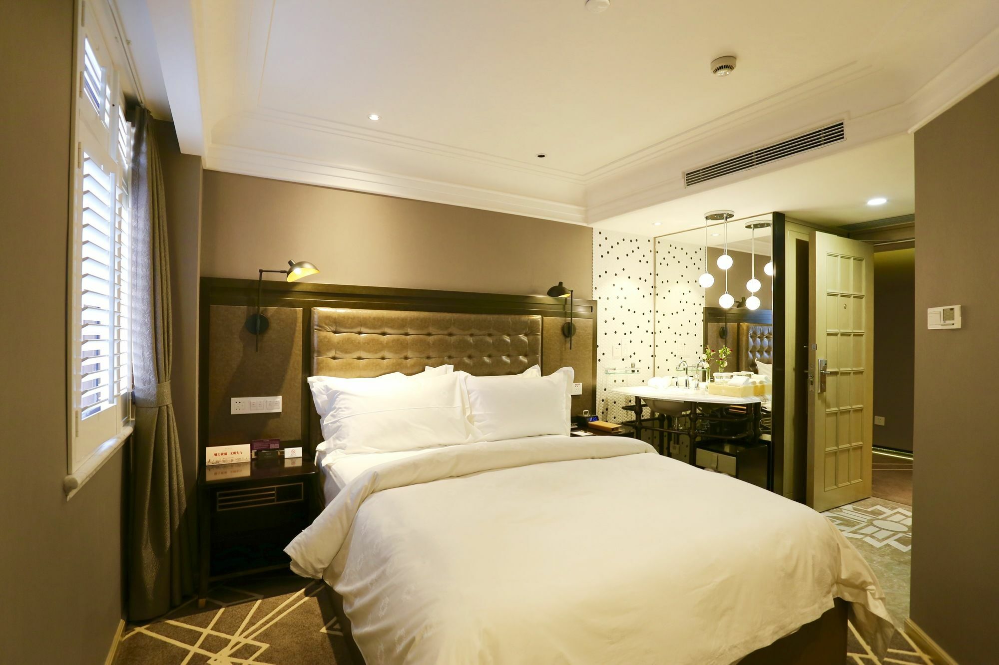 Jinjiang Metropolo Classiq Shanghai Nanjing Road Exterior photo